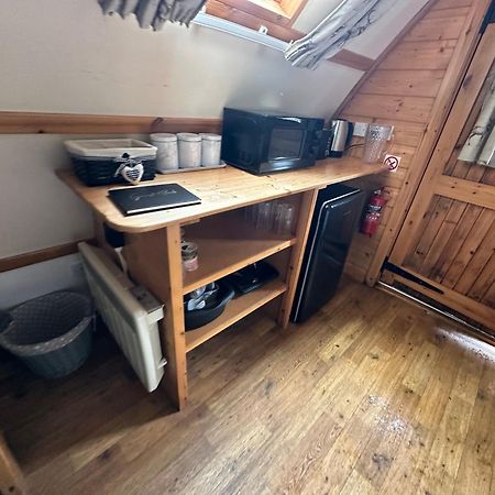 Glamping Life Retreat Apartment Nantmel Bagian luar foto