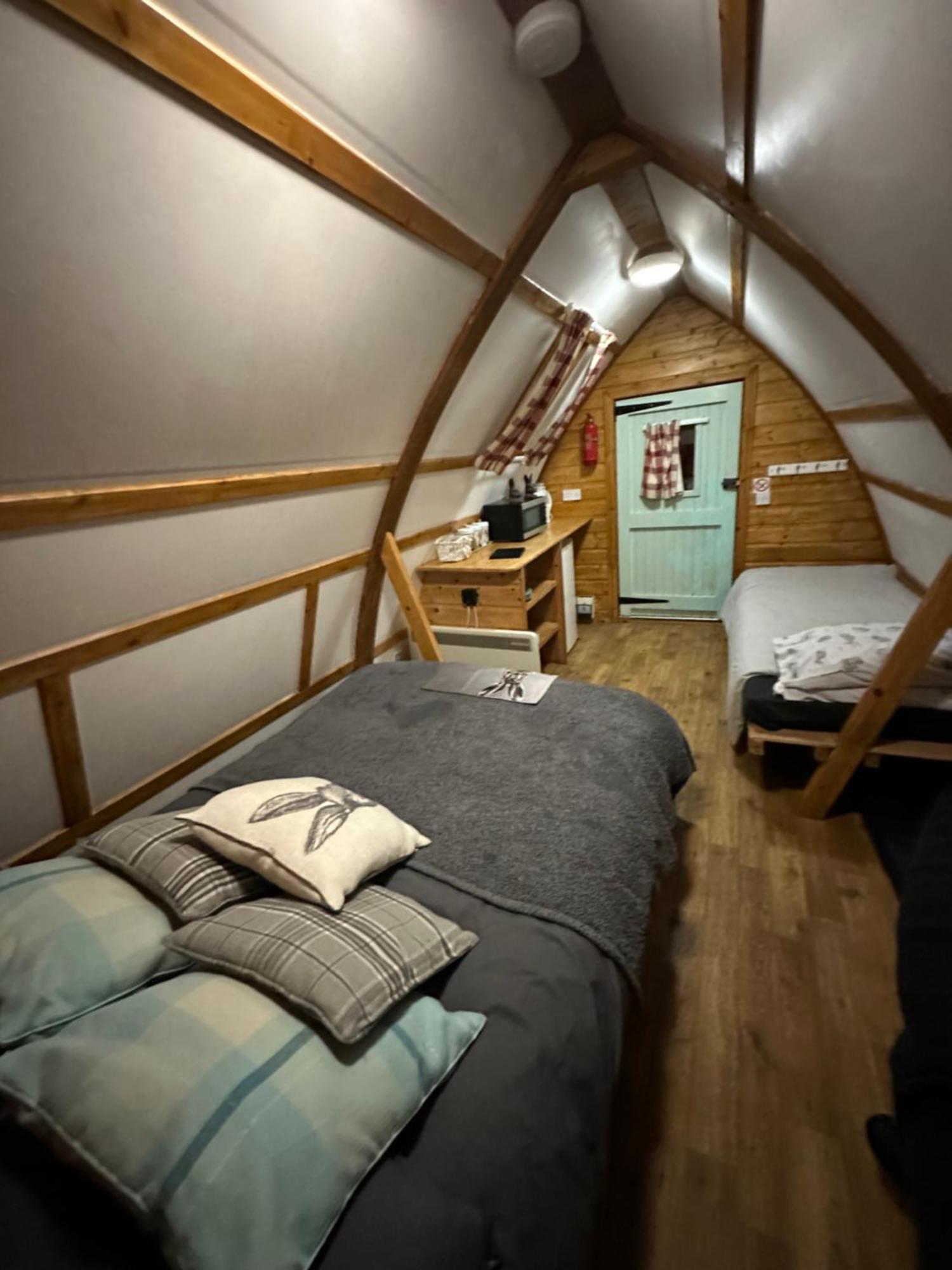 Glamping Life Retreat Apartment Nantmel Bagian luar foto