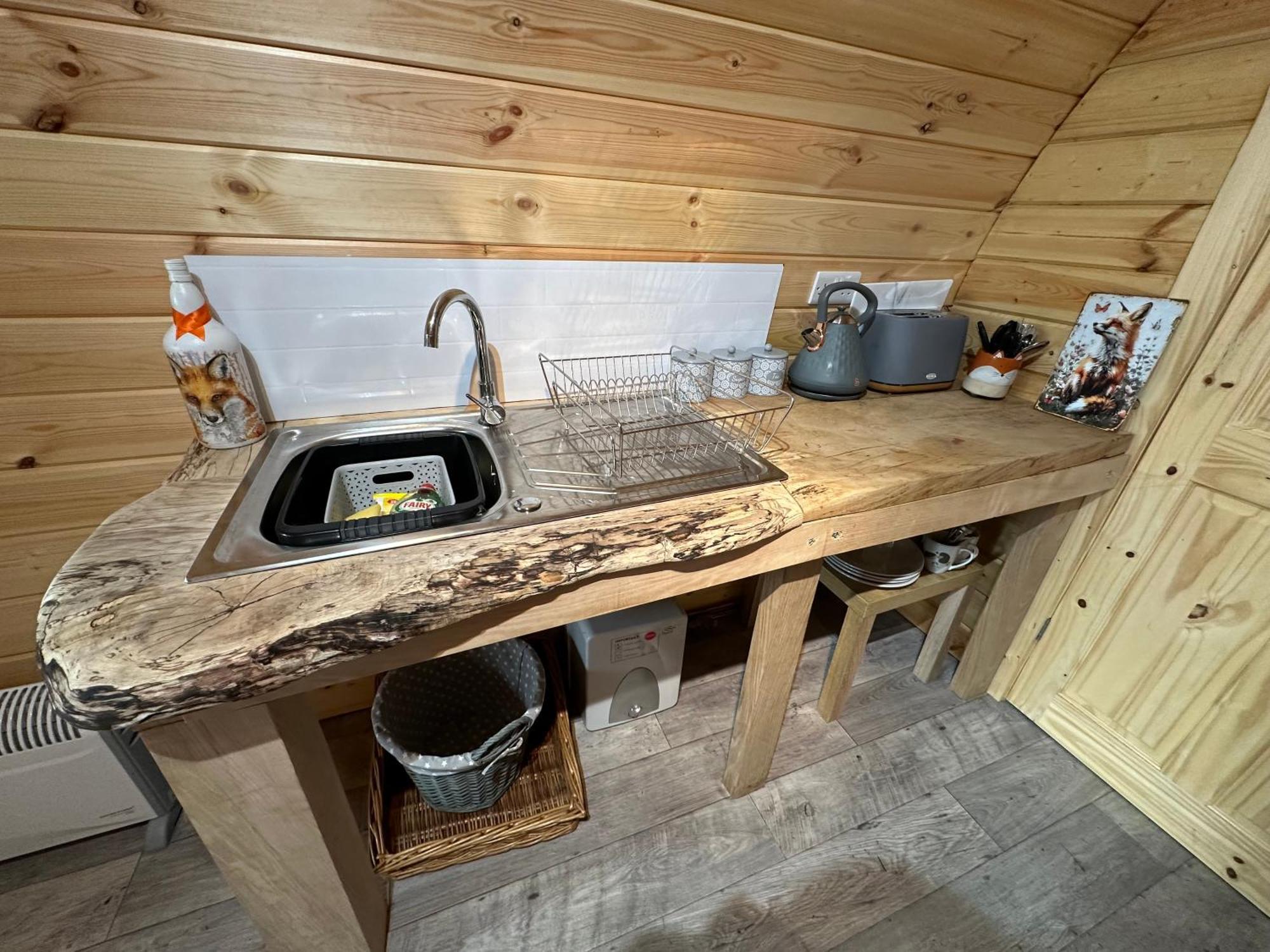 Glamping Life Retreat Apartment Nantmel Bagian luar foto