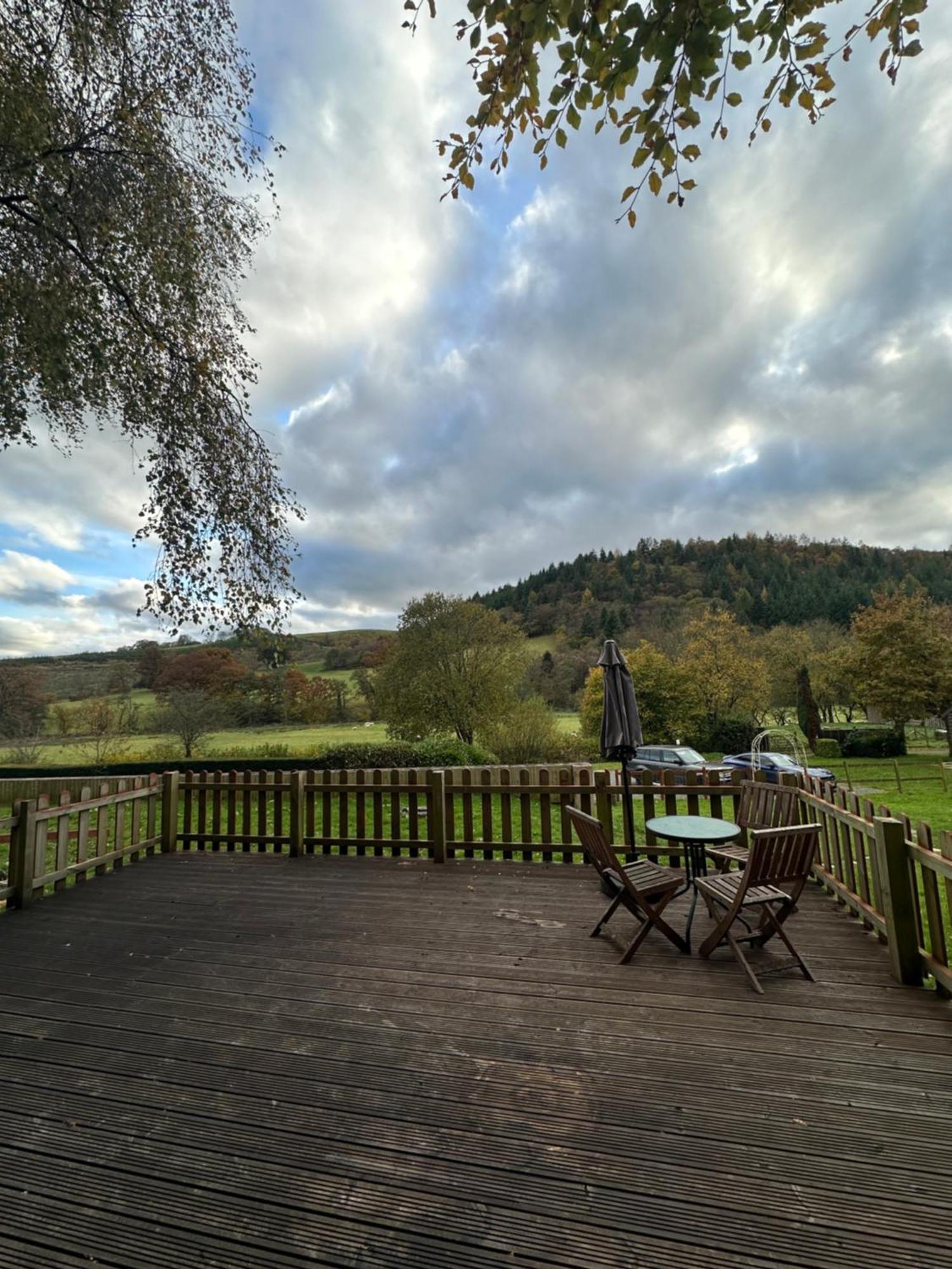 Glamping Life Retreat Apartment Nantmel Bagian luar foto