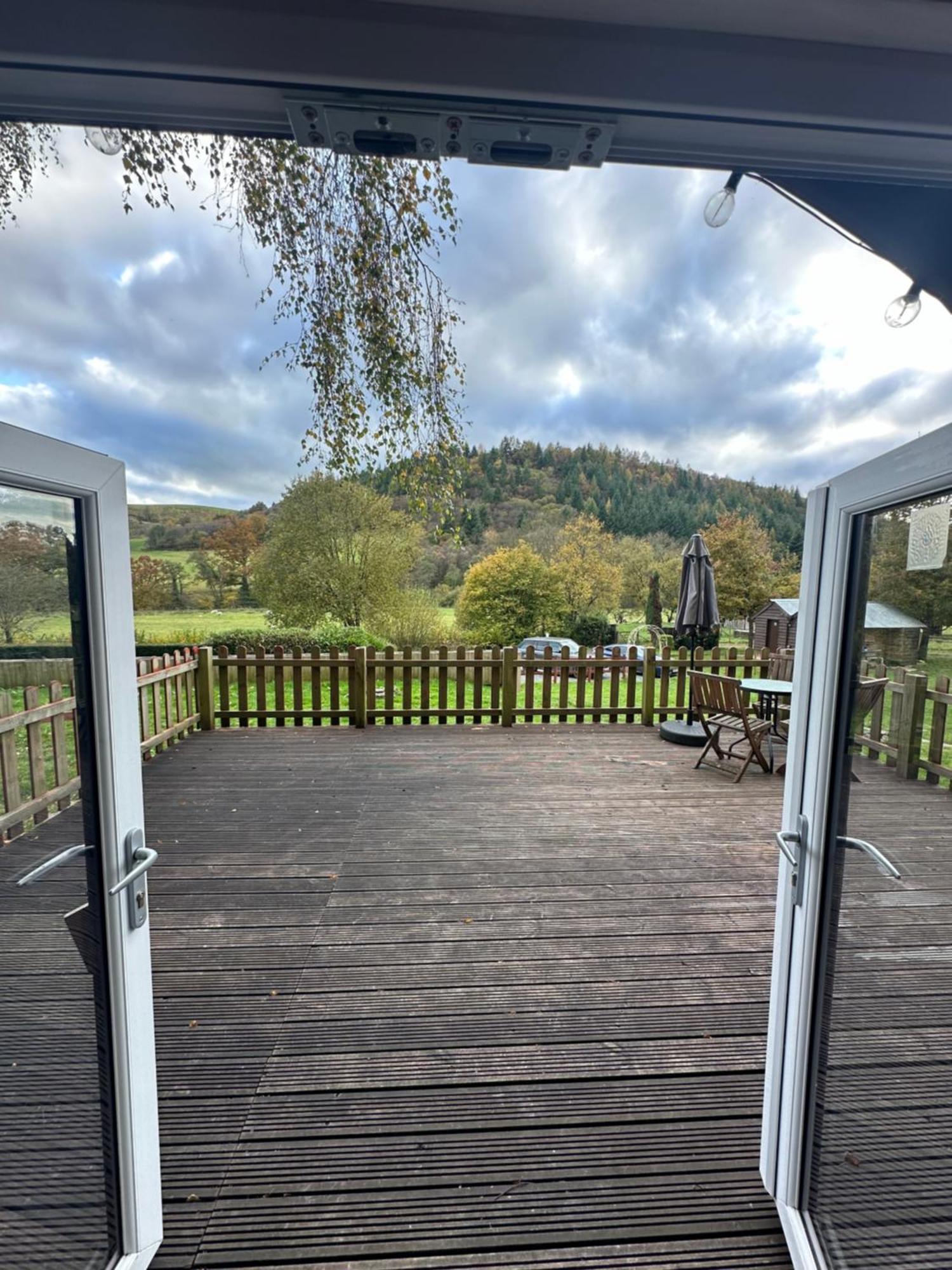 Glamping Life Retreat Apartment Nantmel Bagian luar foto